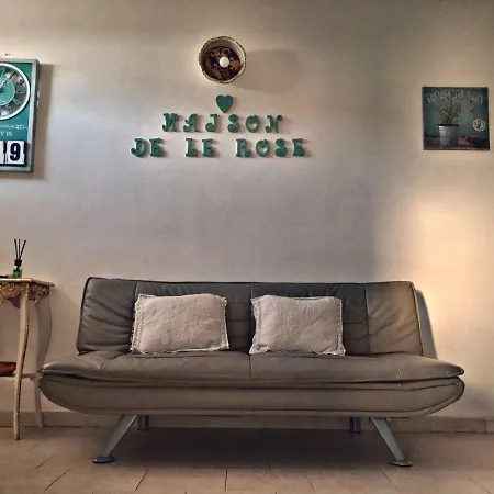 Maison De Le Rose Ferienhaus *